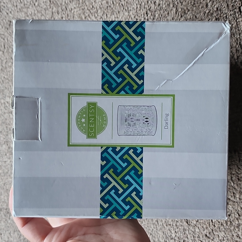Scentsy Wax  Warmer Darling
